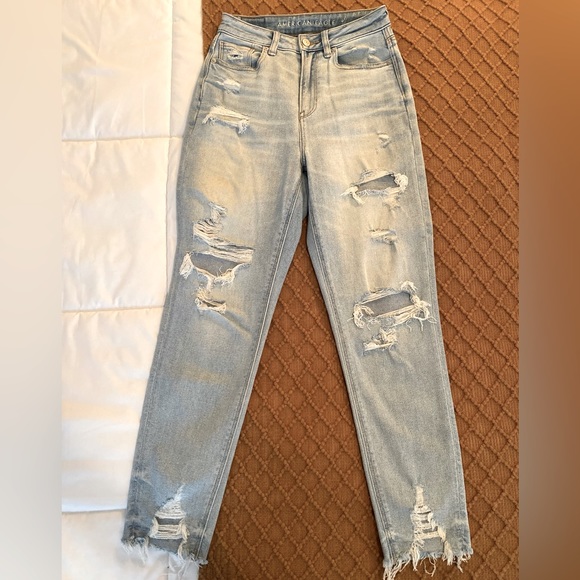American Eagle Women’s Size 0 High Waisted Light Wash Distressed Jeans - Picture 1 of 2